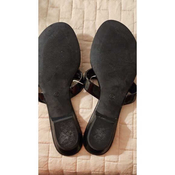 NWOB Madeline Stuart Embellished Flip flop SZ 7 M Black Patent Leather - Picture 3 of 4